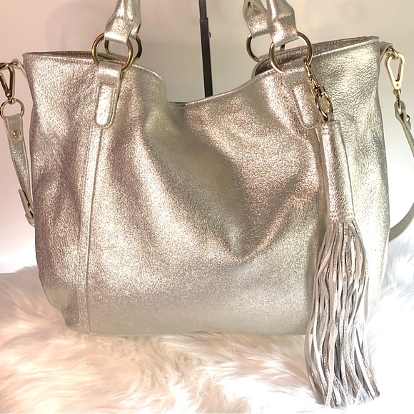COPY - COPY - G.I.L.I. Metallic Silver Leather Satchel Bag - Picture 2 of 16